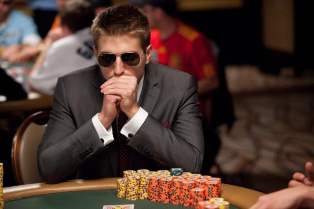 Article image for: ALIVE ON DAY 5: 574 PLAYERS STILL HAVE A SHOT AT 2010 WSOP MAIN EVENT CHAMPIONSHIP