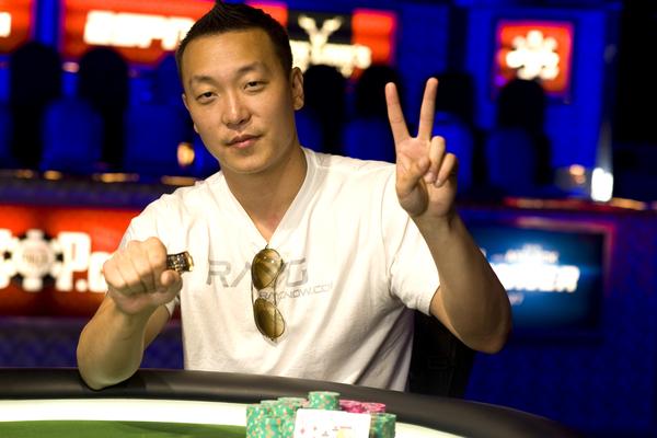 Article image for: STEVE SUNG BESTS PHIL GALFOND TO WIN SECOND BRACELET IN $25,000 SIX-MAX