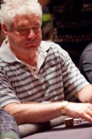 Reigning WSOPE Main Event champion, Barry Shulman defends his title.