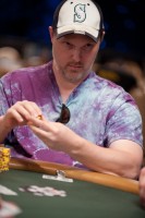 With 383,000 chips Steven Hustoft is in a good position going into day 3. 