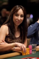 Karina Jett-s her way onto the final table